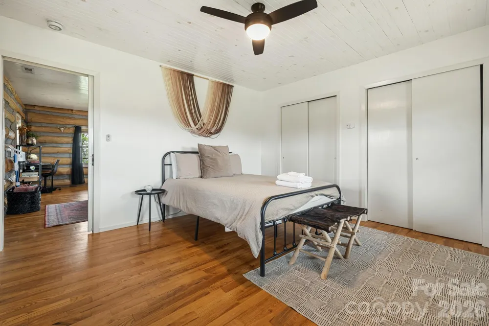 194 Cabin Hollow Drive Marshall, NC 28753
