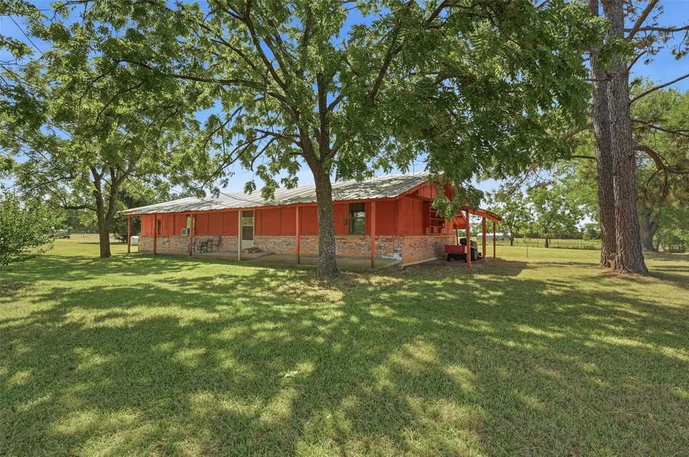 2134 Flowing Wells Road Pottsboro, TX 75076