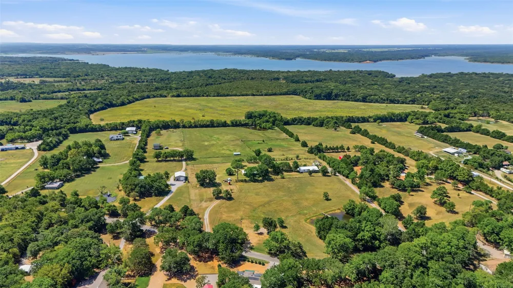 2134 Flowing Wells Road Pottsboro, TX 75076