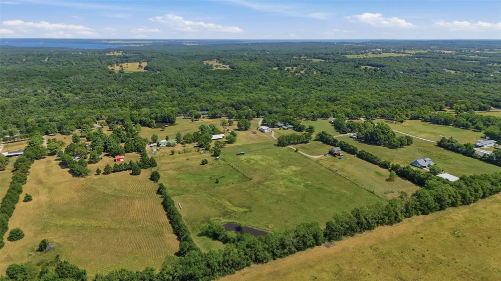 2134 Flowing Wells Road Pottsboro, TX 75076