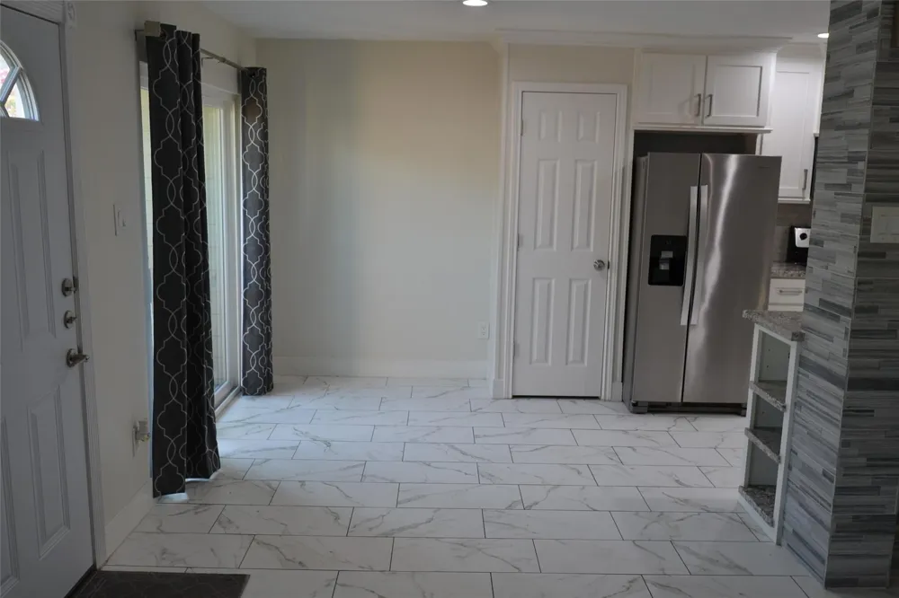 2379 Briarwest Boulevard #25 Houston, TX 77077