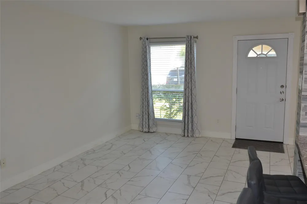2379 Briarwest Boulevard #25 Houston, TX 77077