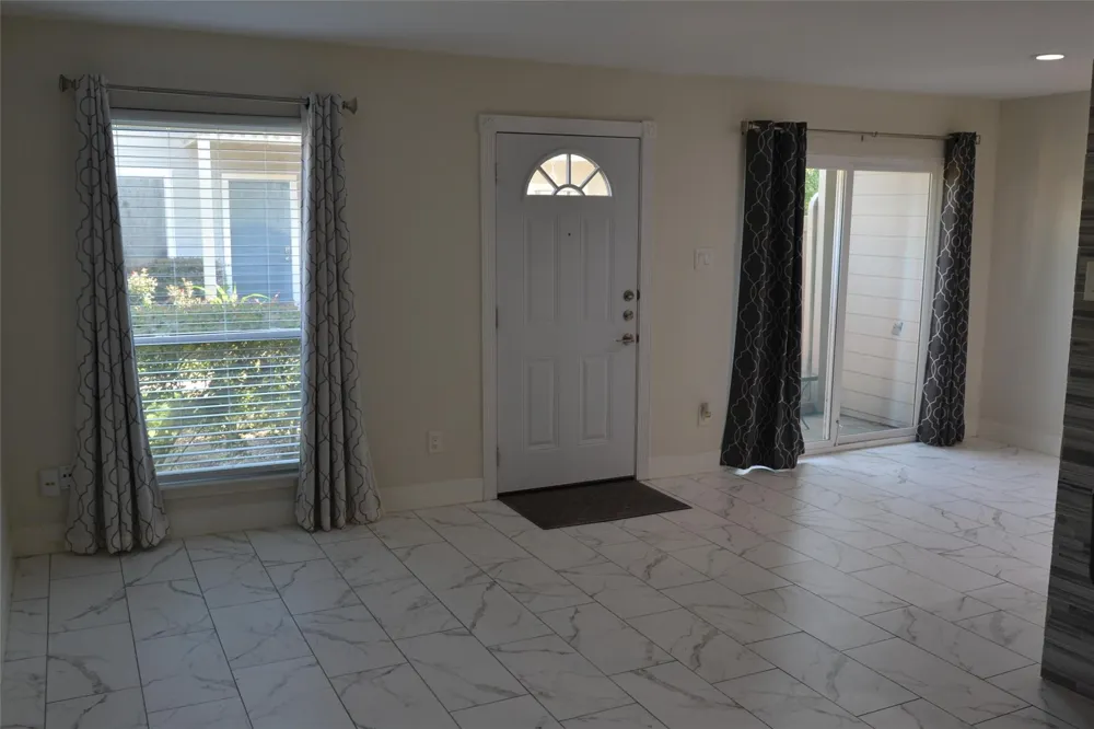 2379 Briarwest Boulevard #25 Houston, TX 77077