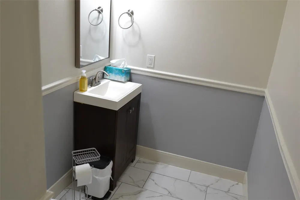2379 Briarwest Boulevard #25 Houston, TX 77077