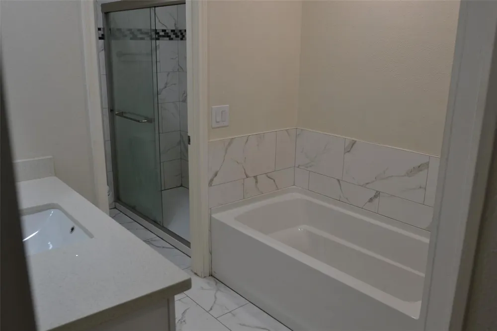 2379 Briarwest Boulevard #25 Houston, TX 77077