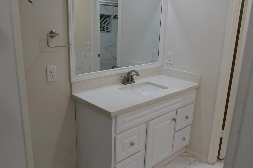 2379 Briarwest Boulevard #25 Houston, TX 77077