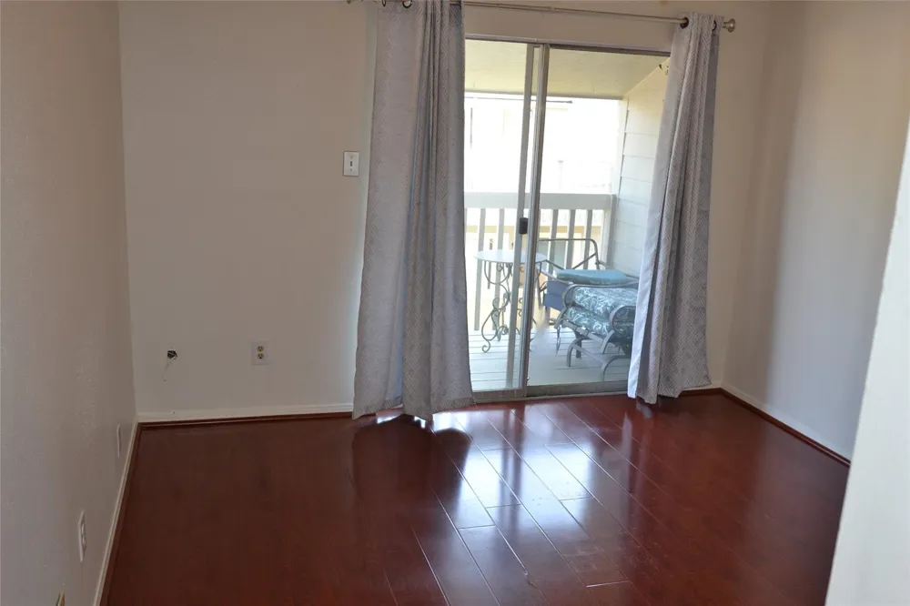 2379 Briarwest Boulevard #25 Houston, TX 77077