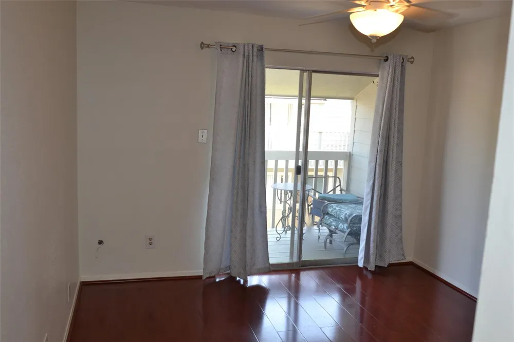 2379 Briarwest Boulevard #25 Houston, TX 77077