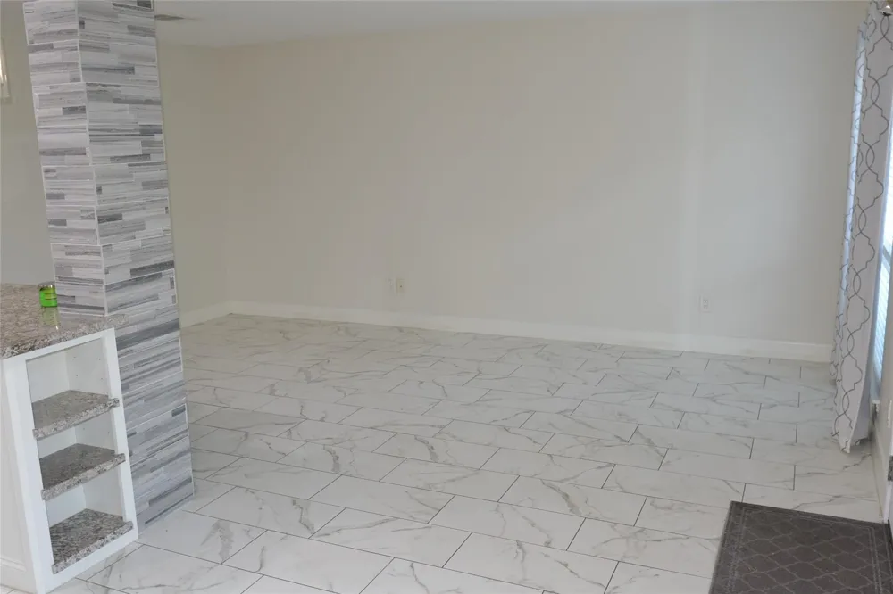 2379 Briarwest Boulevard #25 Houston, TX 77077