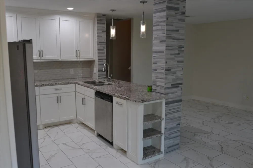 2379 Briarwest Boulevard #25 Houston, TX 77077