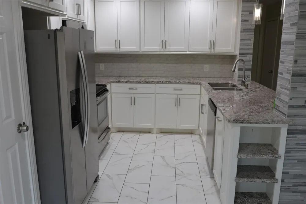 2379 Briarwest Boulevard #25 Houston, TX 77077