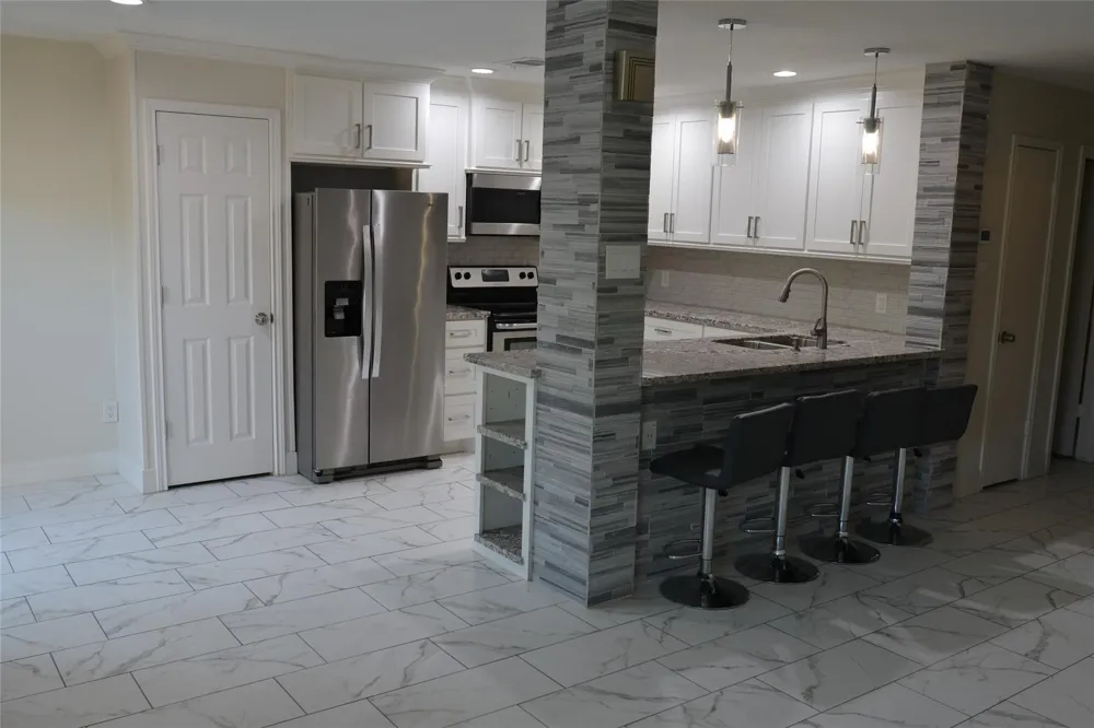 2379 Briarwest Boulevard #25 Houston, TX 77077