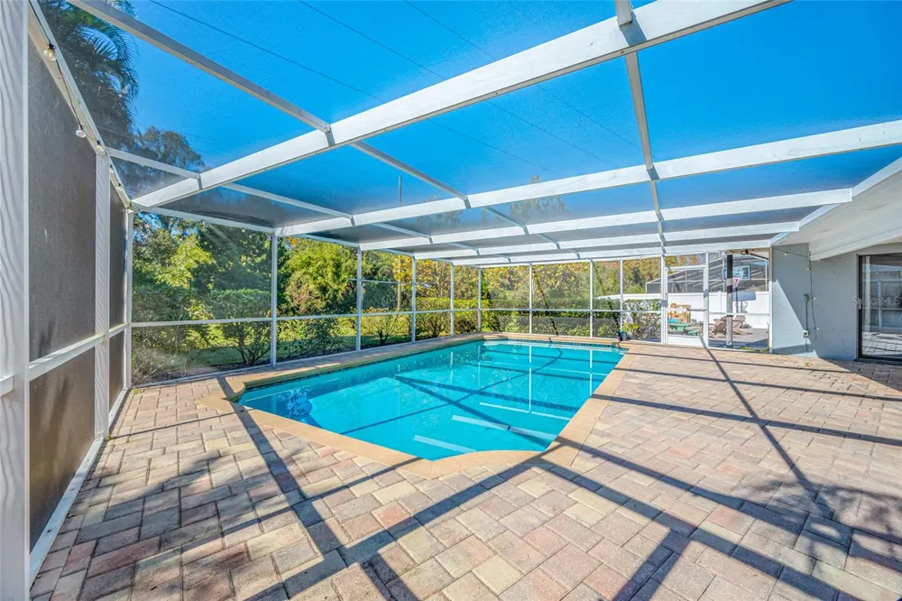 1862 DEL ROBLES DRIVE Clearwater, FL 33764