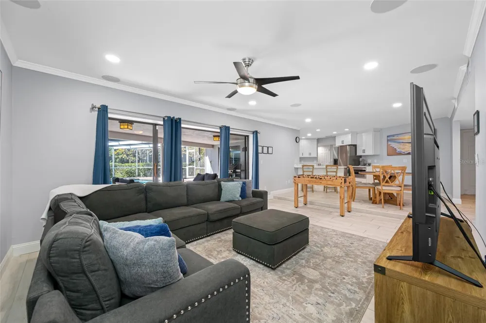 1862 DEL ROBLES DRIVE Clearwater, FL 33764