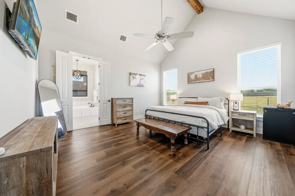 6450 Eyrie Bend Waxahachie, TX 75167