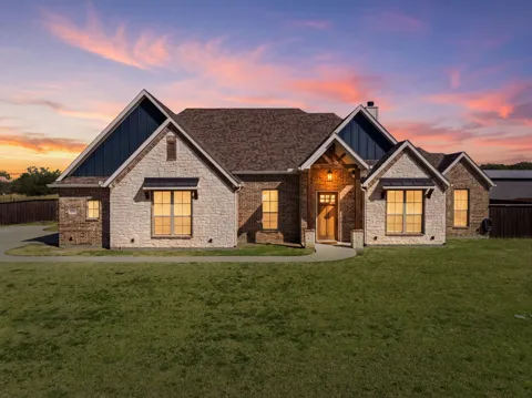 6450 Eyrie Bend