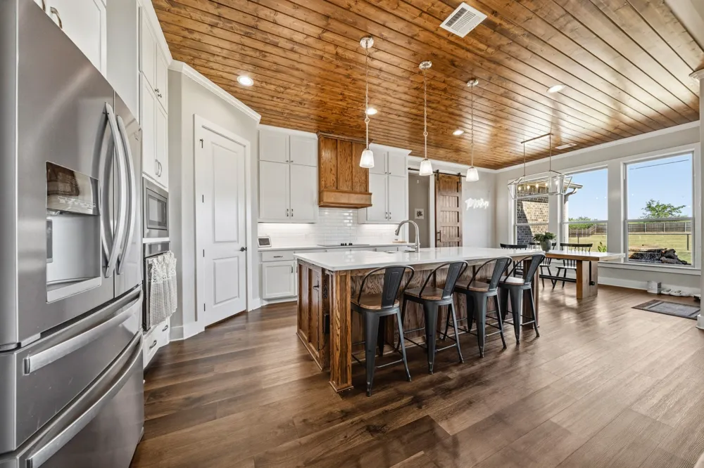 6450 Eyrie Bend Waxahachie, TX 75167