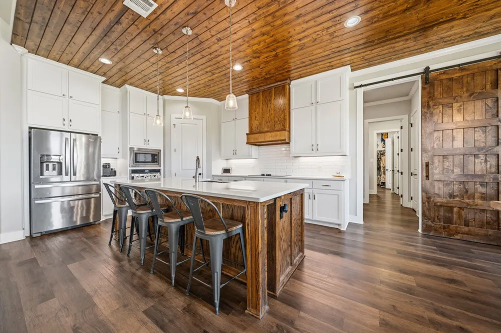 6450 Eyrie Bend Waxahachie, TX 75167
