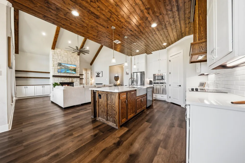 6450 Eyrie Bend Waxahachie, TX 75167