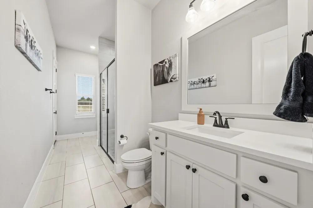 6450 Eyrie Bend Waxahachie, TX 75167
