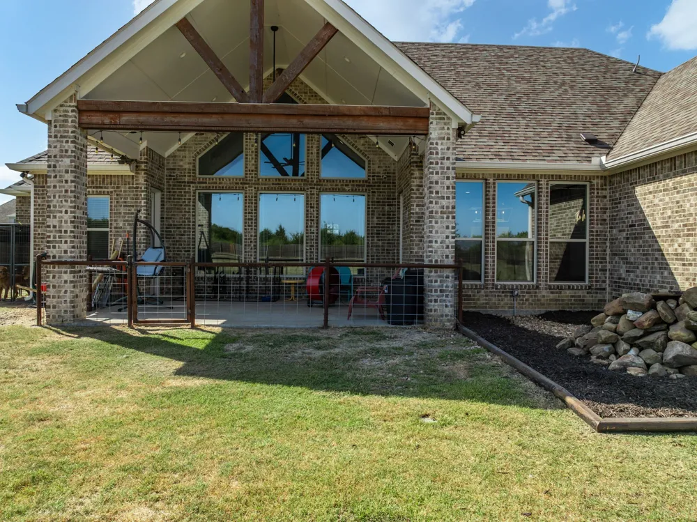 6450 Eyrie Bend Waxahachie, TX 75167