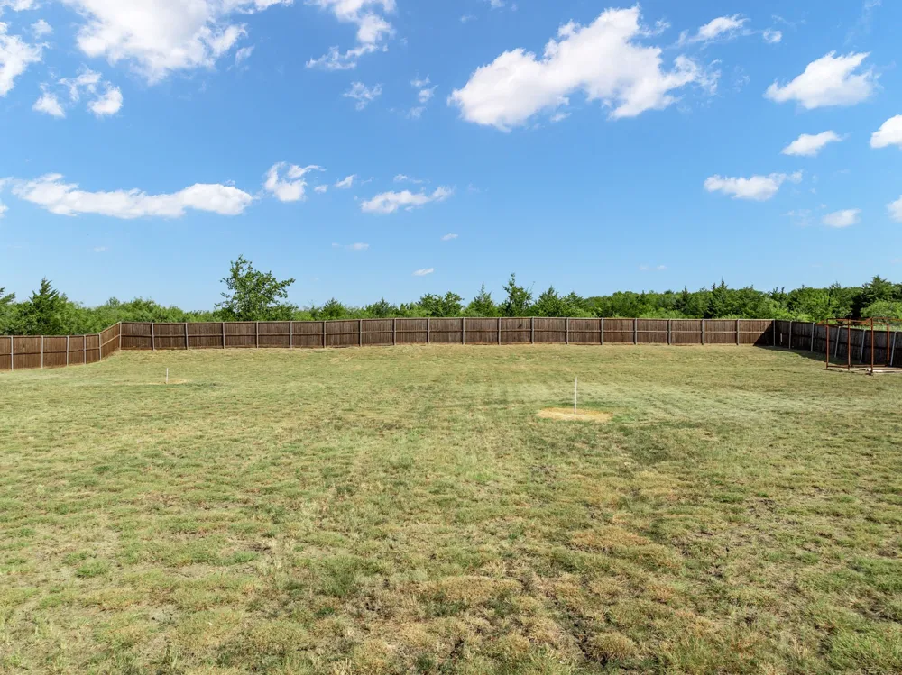 6450 Eyrie Bend Waxahachie, TX 75167