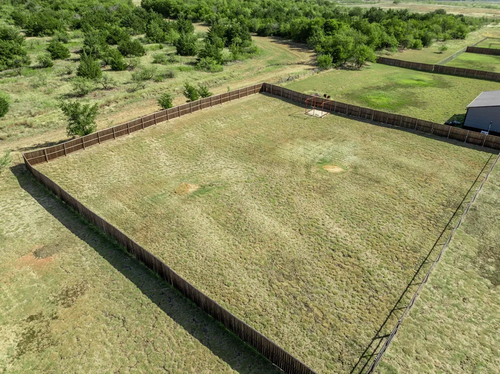6450 Eyrie Bend Waxahachie, TX 75167