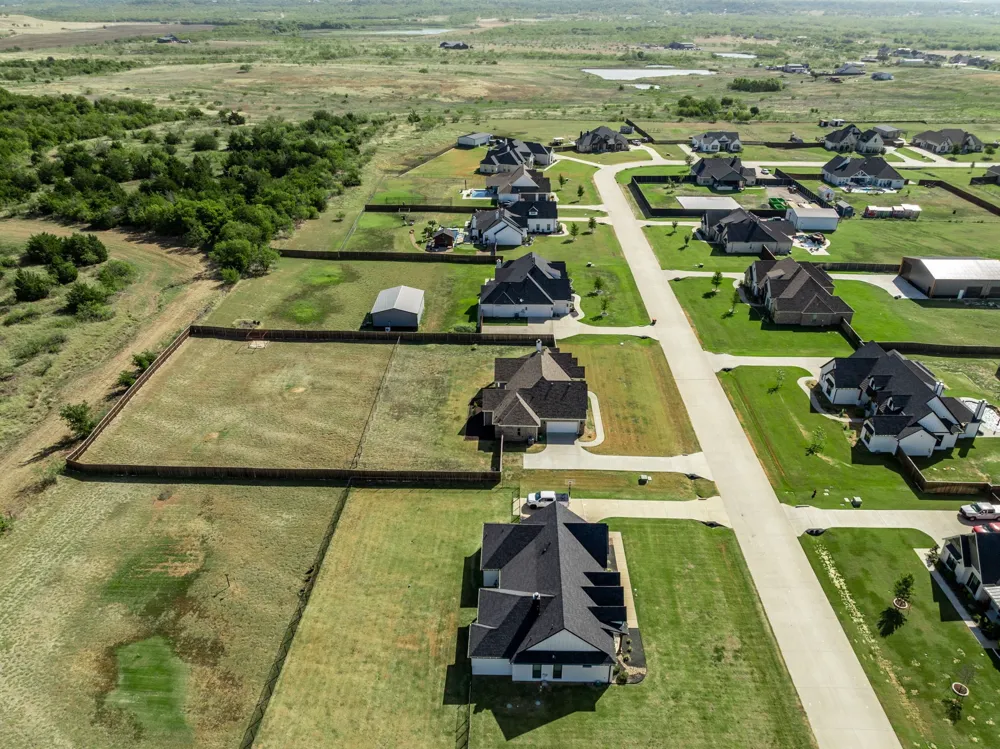 6450 Eyrie Bend Waxahachie, TX 75167