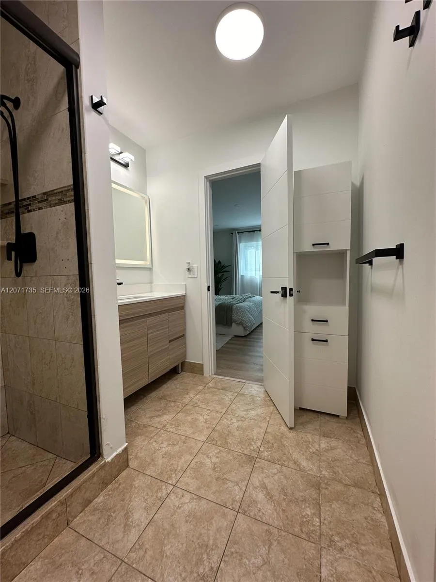 8203 NW 37th St Coral Springs, FL 33065
