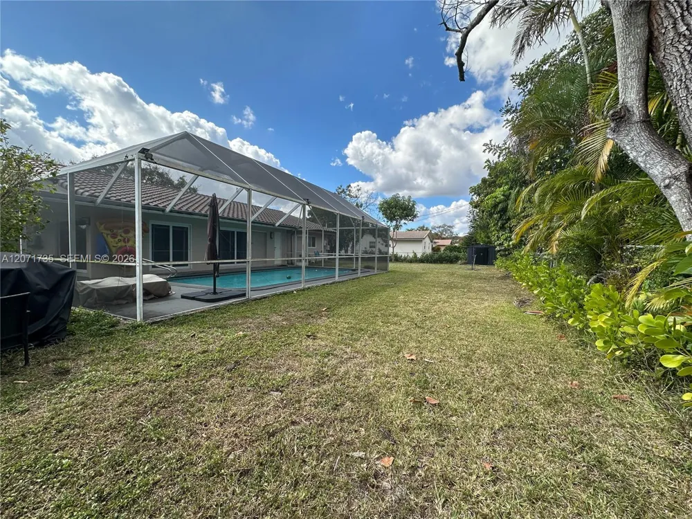 8203 NW 37th St Coral Springs, FL 33065