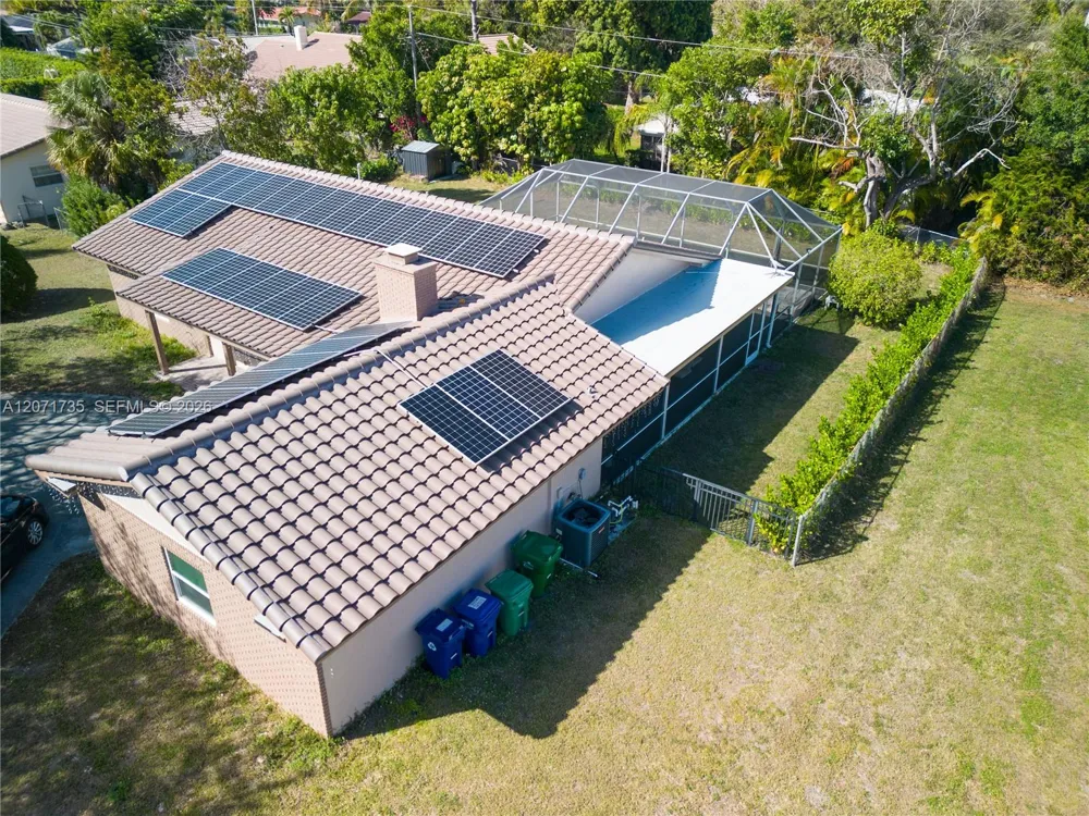 8203 NW 37th St Coral Springs, FL 33065