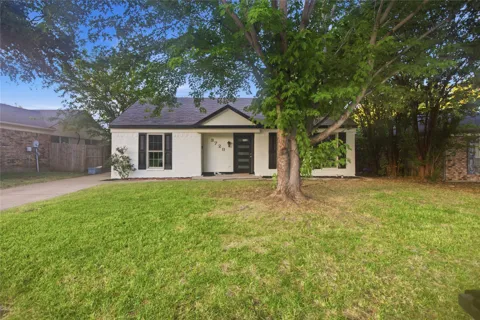 3728 Flintwood Trail