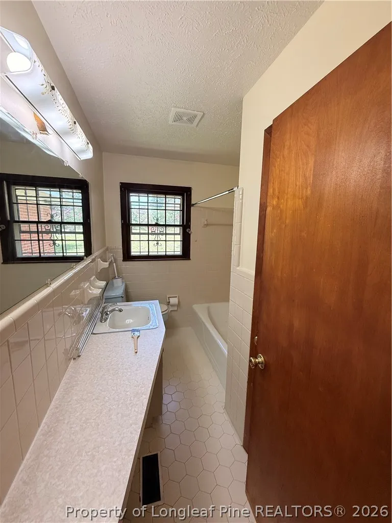 4733 Rosehill Road Fayetteville, NC 28311