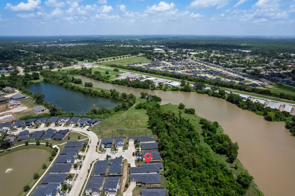 310 Barred Owl Court Clute, TX 77531