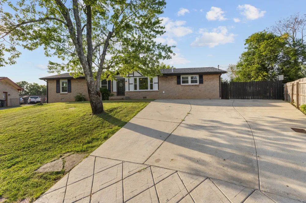 105 Donna Ct Hendersonville, TN 37075