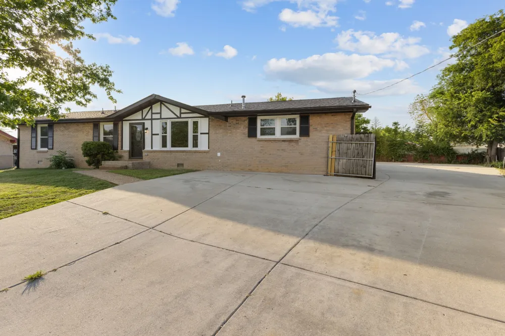 105 Donna Ct Hendersonville, TN 37075