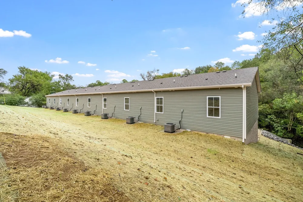 329 Cedar Crt #E Clarksville, TN 37040