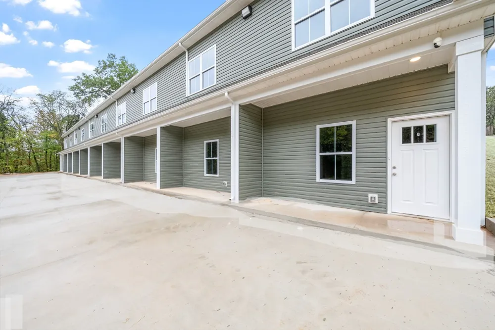 329 Cedar Crt #E Clarksville, TN 37040