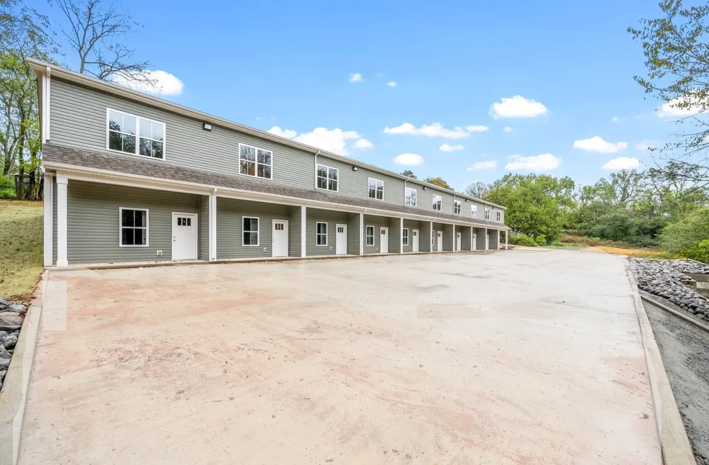 329 Cedar Crt #E Clarksville, TN 37040
