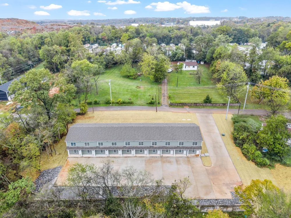 329 Cedar Crt #E Clarksville, TN 37040