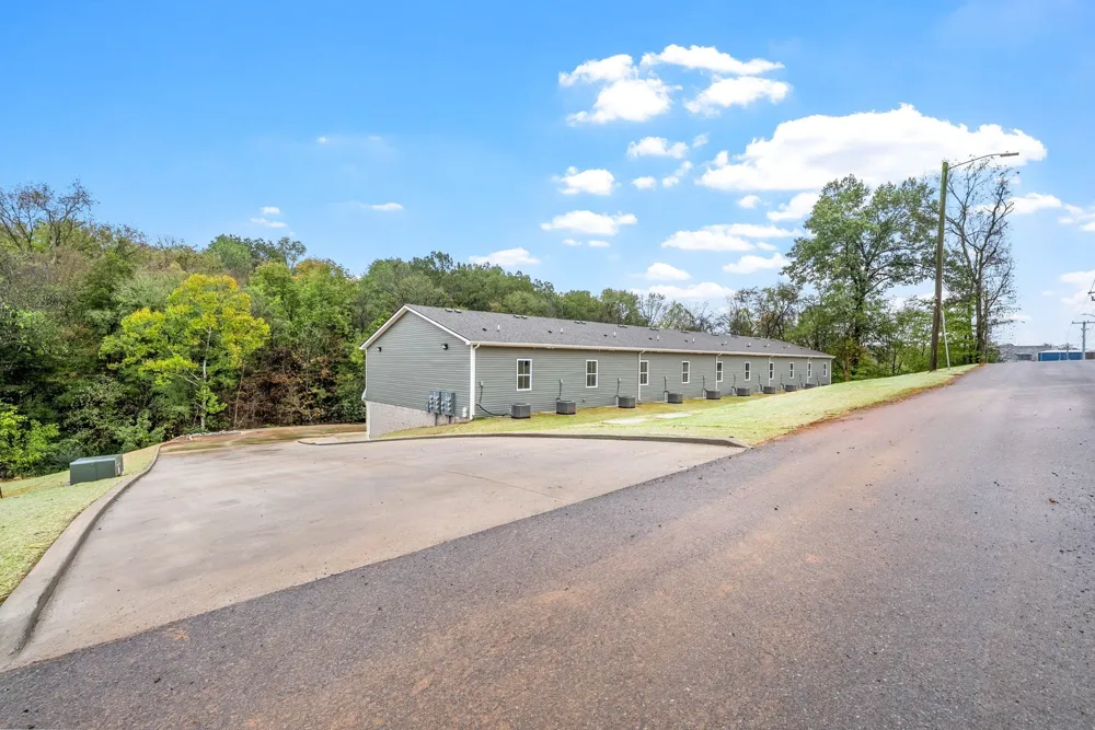 329 Cedar Crt #E Clarksville, TN 37040