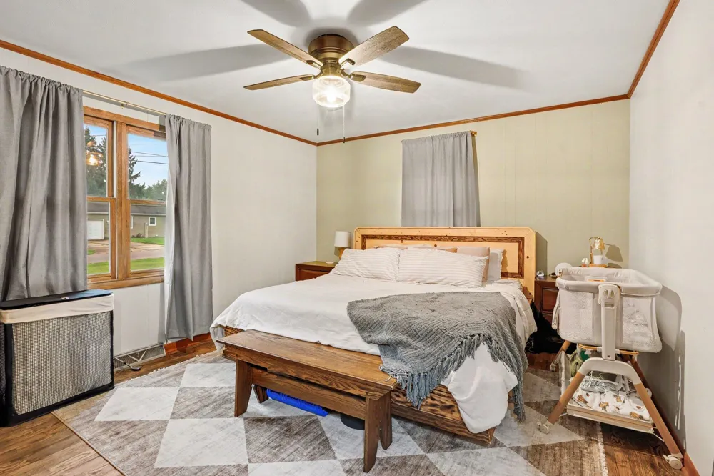 24350 Oak Street Edwardsburg, MI 49112