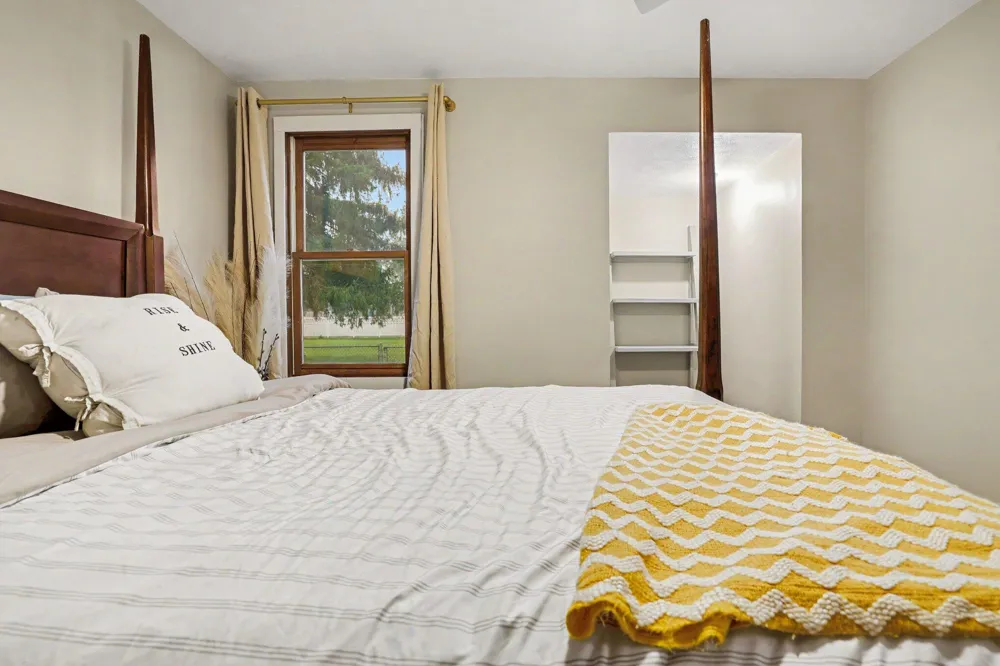24350 Oak Street Edwardsburg, MI 49112