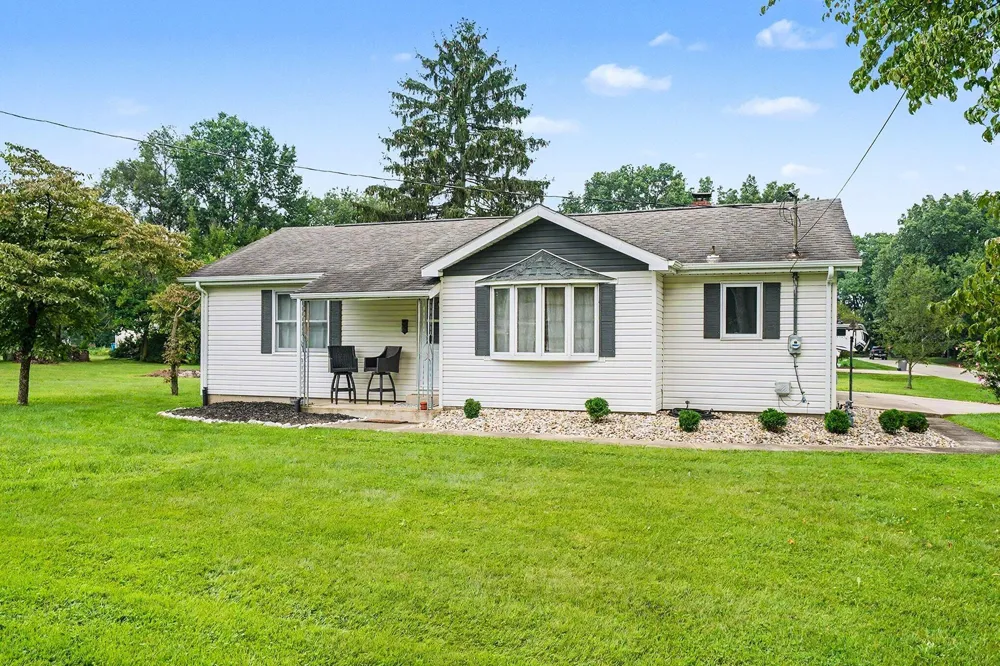 24350 Oak Street Edwardsburg, MI 49112