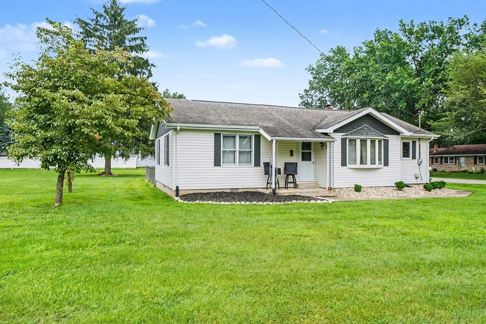 24350 Oak Street Edwardsburg, MI 49112