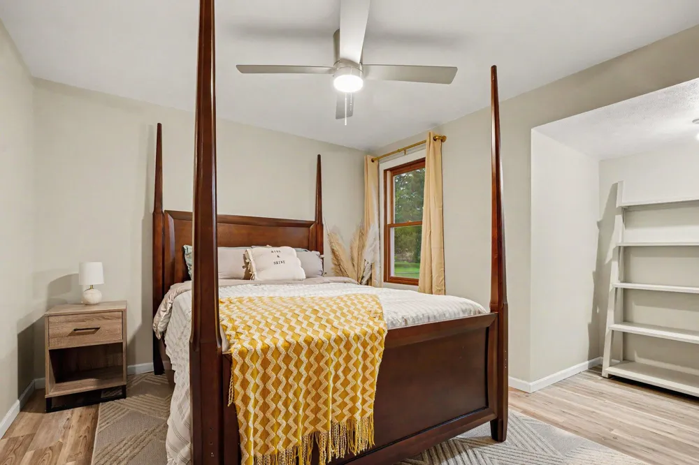 24350 Oak Street Edwardsburg, MI 49112