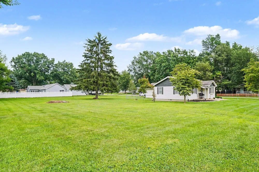 24350 Oak Street Edwardsburg, MI 49112