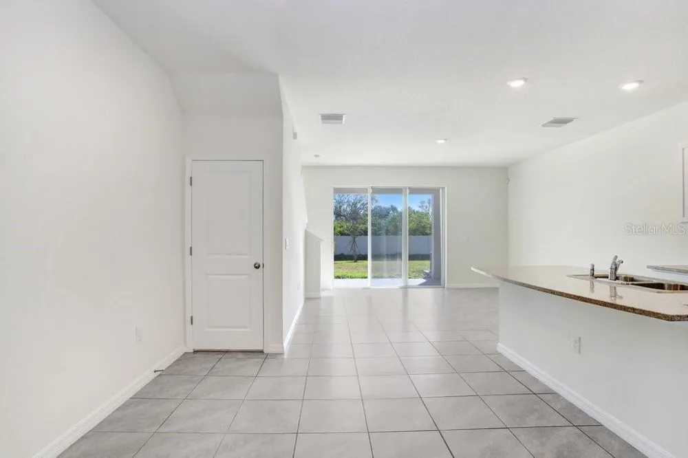 366 MANGROVE SHADE CIRCLE Apollo Beach, FL 33572
