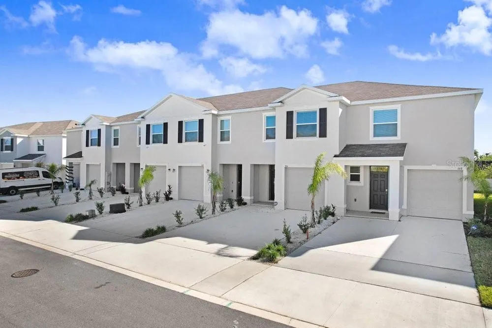 366 MANGROVE SHADE CIRCLE Apollo Beach, FL 33572