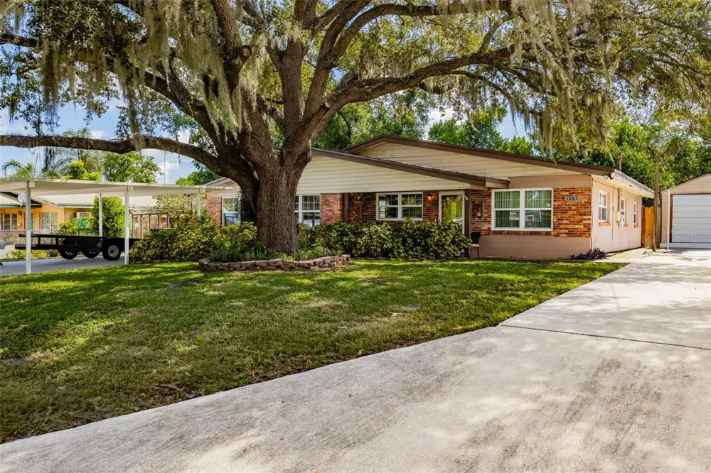 1205 W CAMELLIA DRIVE Brandon, FL 33510
